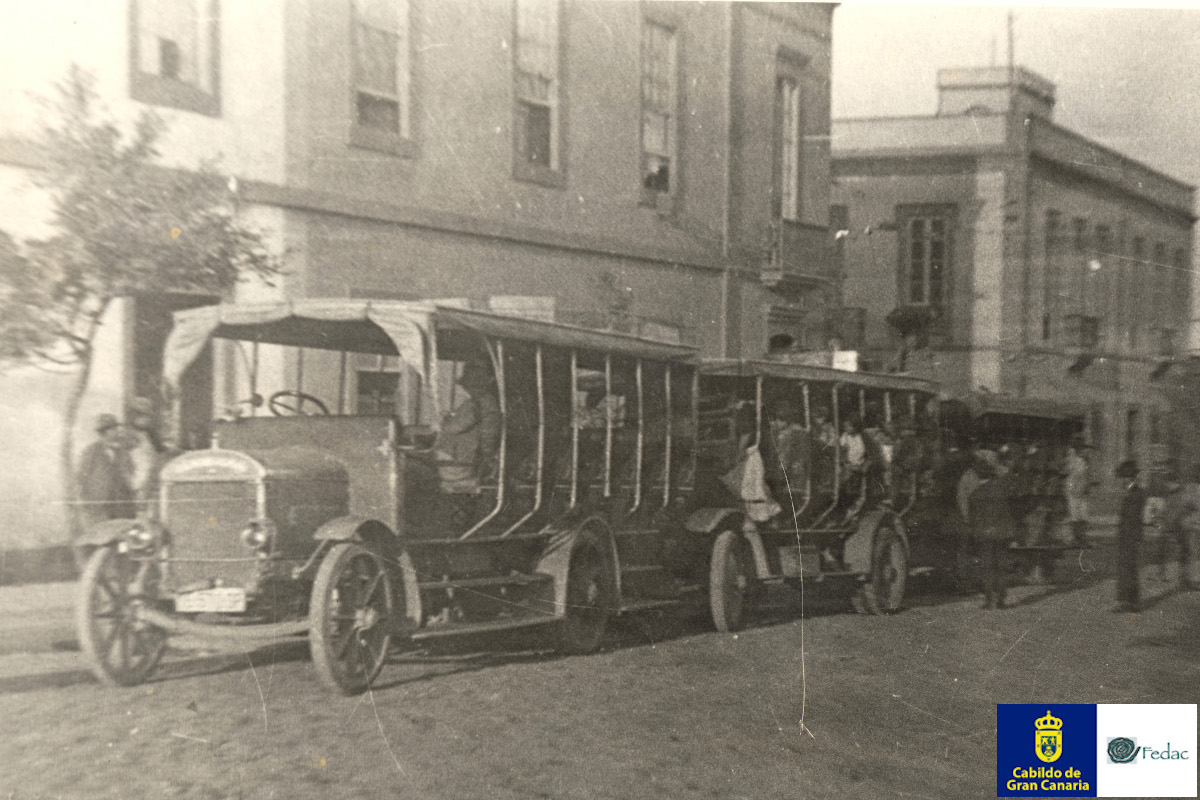 Buses 1915