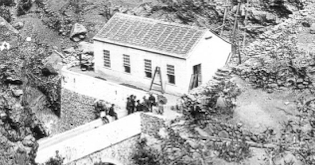 El Electrón power plant during construction in 1893.