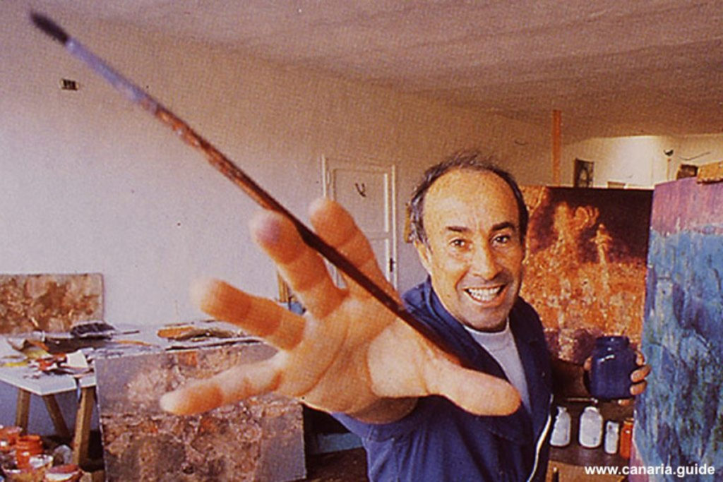 César Manrique in his studio (1980)